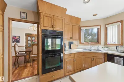 Interior photo 3 of 284 ESTATE DR