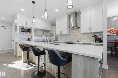 Interior photo 2 of 26 MEADOWLAND WY