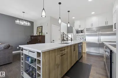 Interior photo 4 of 26 MEADOWLAND WY