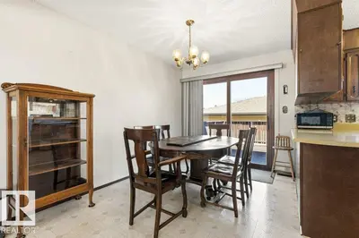 Interior photo 4 of 35 OATWAY DR