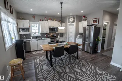 Interior photo 3 of 5007 57 ST