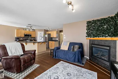 Interior photo 2 of 992 REGENCY DR