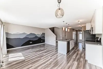 Interior photo 4 of 5227 CRABAPPLE LI SW