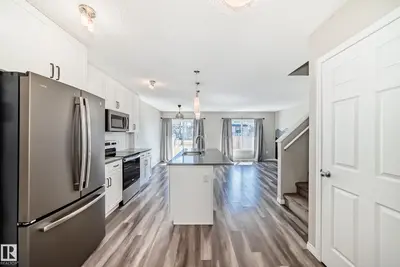 Interior photo 2 of 5227 CRABAPPLE LI SW