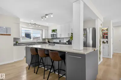 Interior photo 4 of 9906 85 ST