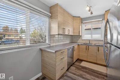 Interior photo 4 of 5 LINDEN ST