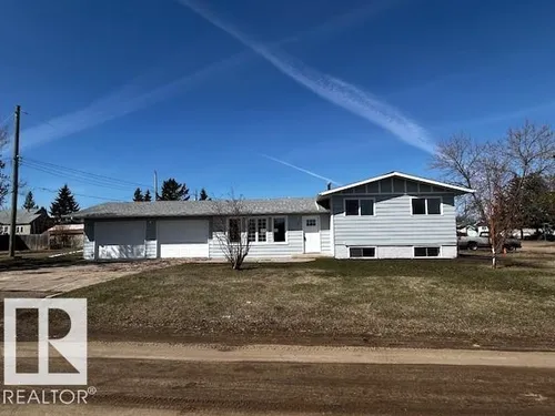 36 Prince DR, Lamont - $334,900