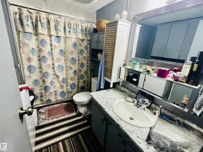 Interior photo 4 of 5234 54 AV
