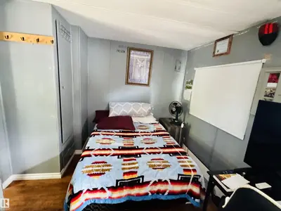 Interior photo 2 of 5234 54 AV