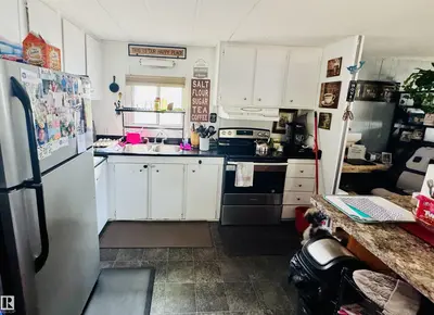 Interior photo 1 of 5234 54 AV