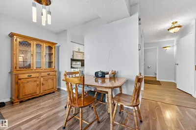 Interior photo 4 of 3584 42 ST NW