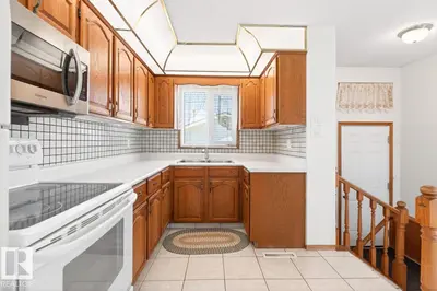 Interior photo 2 of 