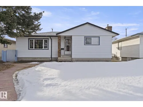 12023 137 AV NW, Edmonton - $375,000
