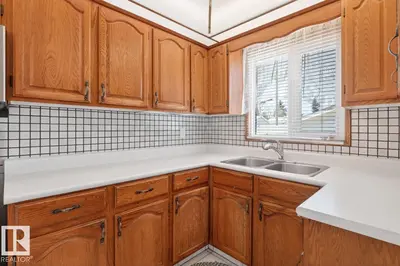 Interior photo 3 of 