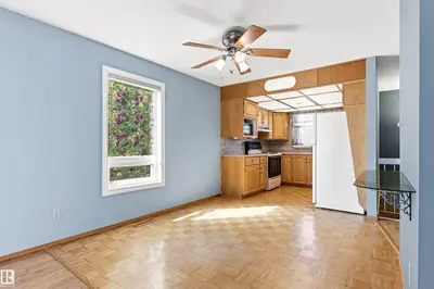 Interior photo 3 of 106 WESTGLEN CR
