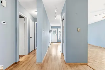 Interior photo 2 of 106 WESTGLEN CR