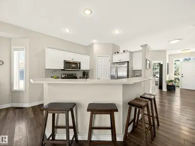 Interior photo 3 of 7 OAKBAY PT