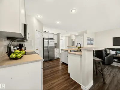 Interior photo 4 of 7 OAKBAY PT