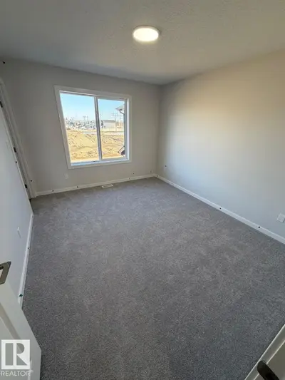 Interior photo 2 of 305 EDGEMONT DR NW