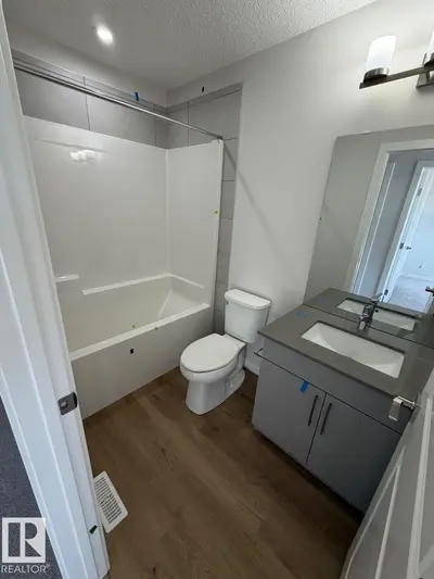 Interior photo 4 of 305 EDGEMONT DR NW