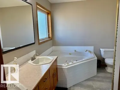 Interior photo 3 of 5609 45A ST