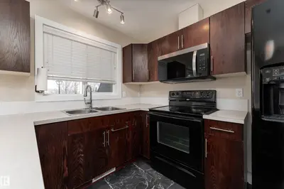Interior photo 3 of #17 5260 TERWILLEGAR BV NW