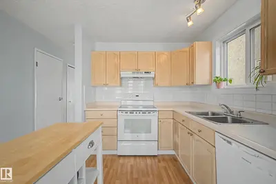 Interior photo 2 of ##129 5 ABERDEEN WY