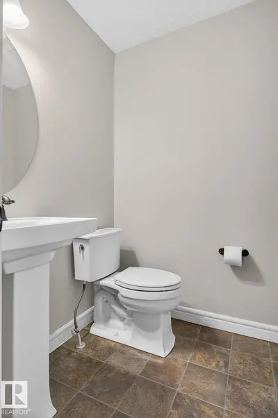 Interior photo 3 of 332 NELSON DR