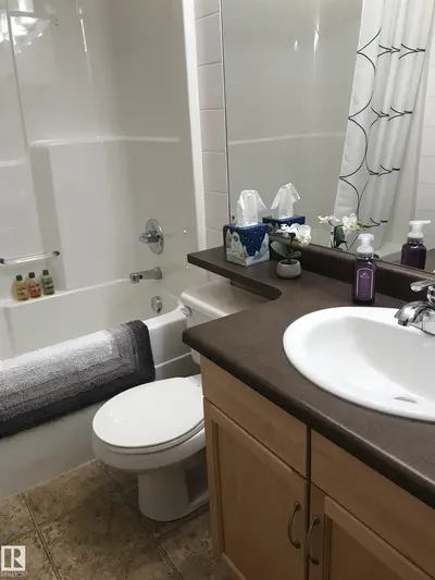Interior photo 3 of #226 2503 HANNA CR NW
