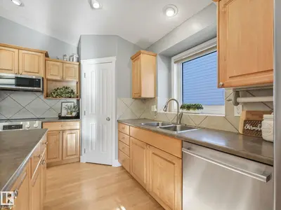 Interior photo 3 of 3 RENAUD CO