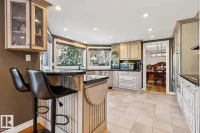 Interior photo 4 of 701 ROMANIUK RD NW