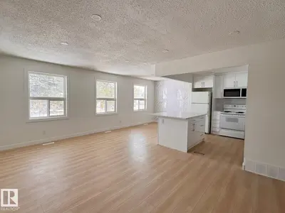 Interior photo 3 of 