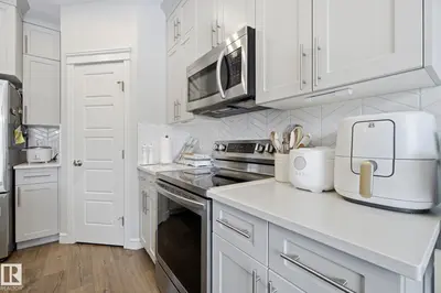 Interior photo 4 of 9942 222A ST NW