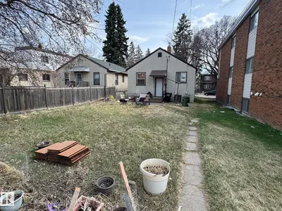 Interior photo 2 of 10708 UNIVERSITY AV NW
