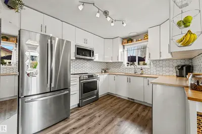 Interior photo 2 of 5432 203 ST NW
