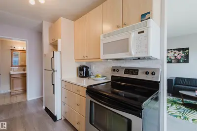 Interior photo 4 of #307 11415 41 AV NW