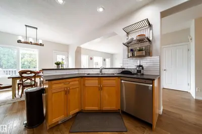 Interior photo 3 of 1205 ORMSBY LN NW