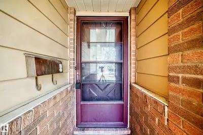 Interior photo 1 of 
