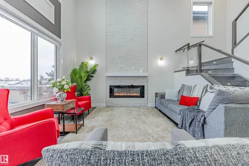 9007 181 AV NW, Edmonton - $775,000