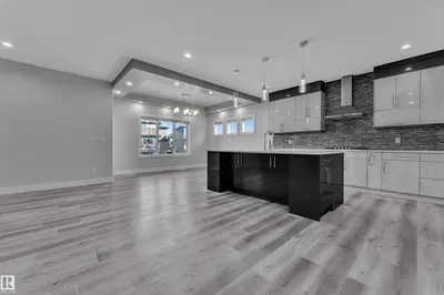 Interior photo 2 of 4403 TRIOMPHE GA