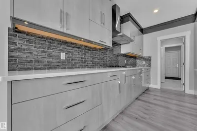 Interior photo 4 of 4403 TRIOMPHE GA