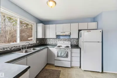 Interior photo 4 of 5207 52 AV