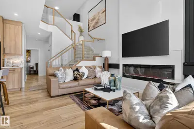 Interior photo 4 of 3605 42 AV