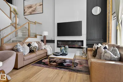 Interior photo 3 of 3605 42 AV