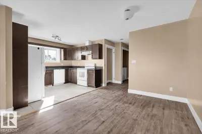 Interior photo 2 of 4711 47 AV
