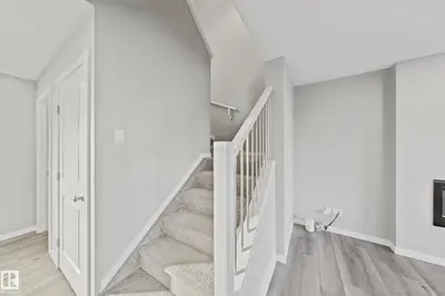 Interior photo 3 of 2374 WONNACOTT CR SW