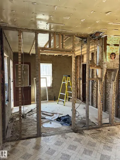 Interior photo 2 of 173035 Twp Rd 653