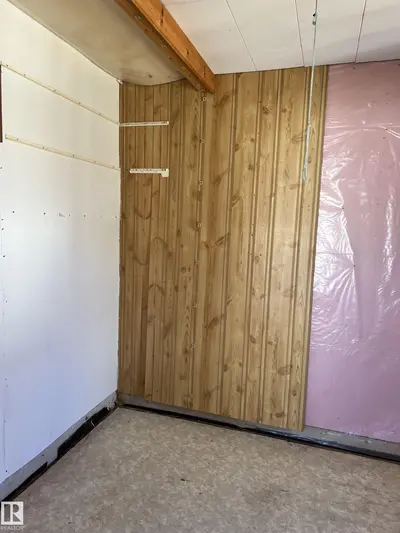 Interior photo 4 of 173035 Twp Rd 653