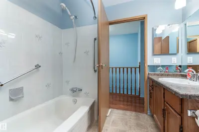Interior photo 2 of #22 20 Georgian WY