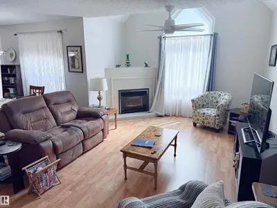 Interior photo 2 of #410 9926 100 AV